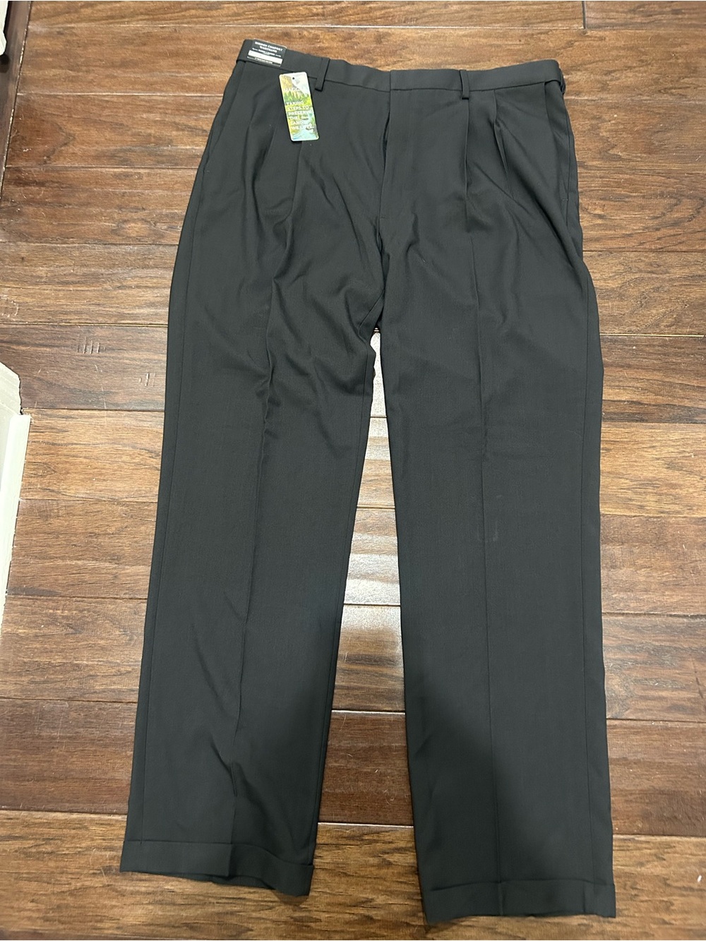 Haggar Black Pleated Men's Dress Pants